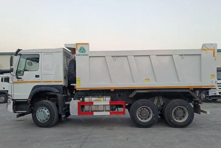 SINOTRUK HOWO 6 par 4 CAMION BENNE 340Hp Euro II